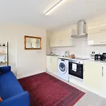 Spacious 5 Bedroom 3 Mins Walk From Mile End